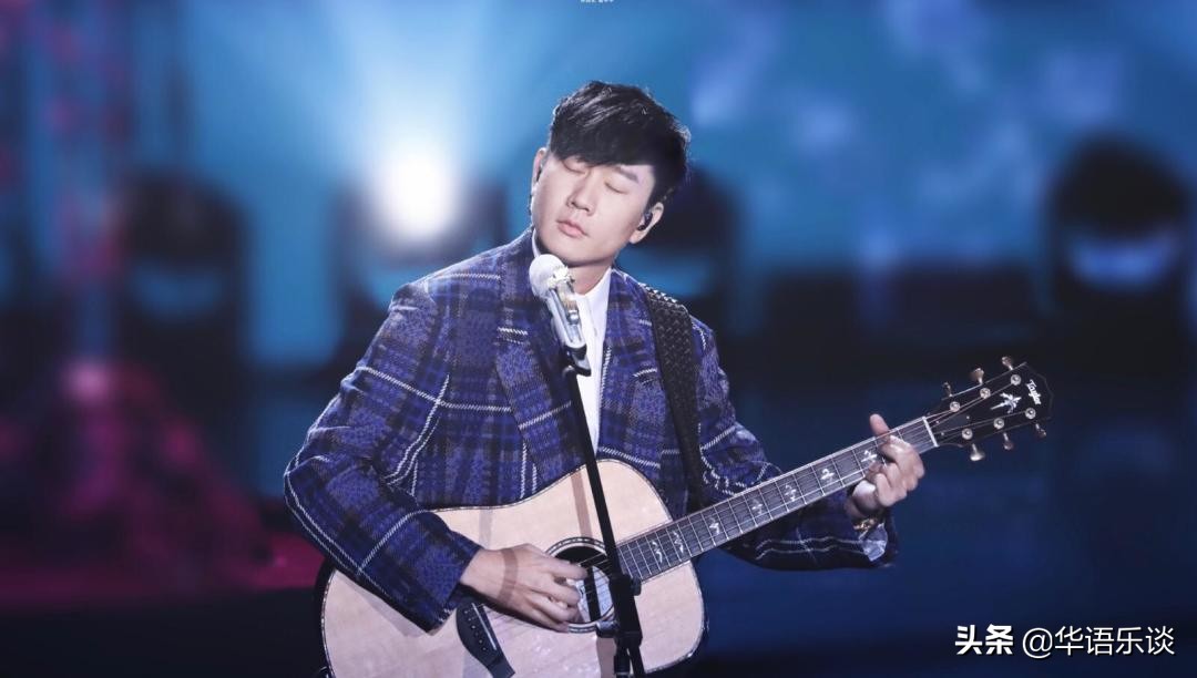 周杰伦总销量逼近2亿稳居第一！过亿的华语歌手仅8位