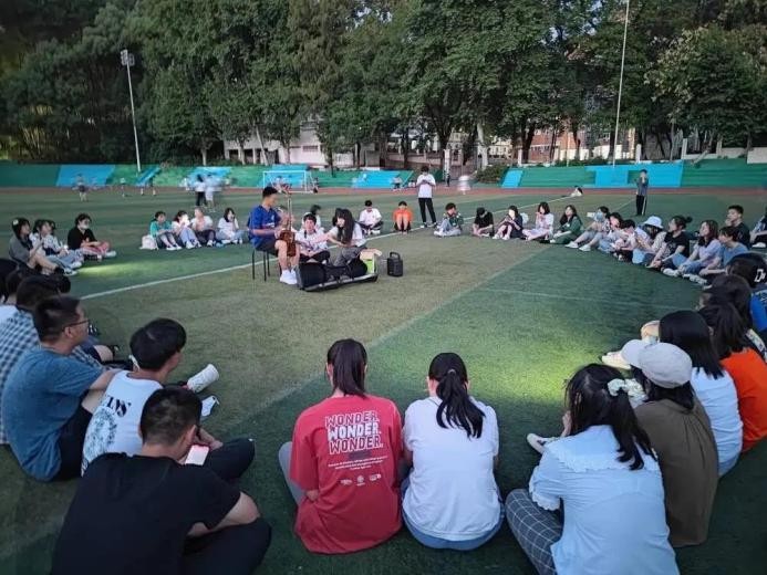 上课学化妆？湖北高校这堂“宝藏课程”火了，结课作业竟是做口红！