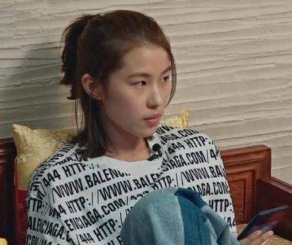 辽宁巨婴：16岁吃饭靠人喂，每天开销过万，2017年变形后怎么样了