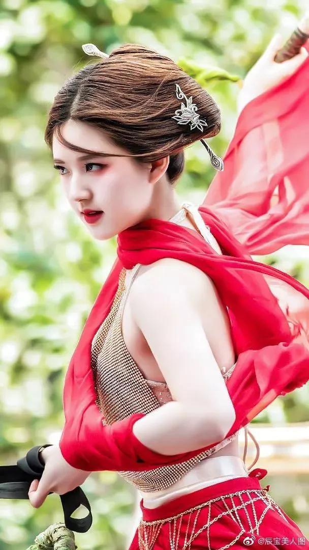 赵露思和袁冰妍的古装造型，谁更美