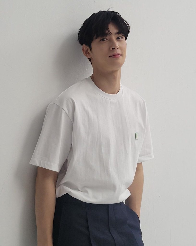 韩网议“小白脸长相”韩星：任时完漂亮，宋仲基、李钟硕也上榜