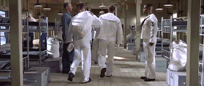 《怒海潜将》德尼罗古丁演技炸裂！不亚于狂风暴雨的袭击