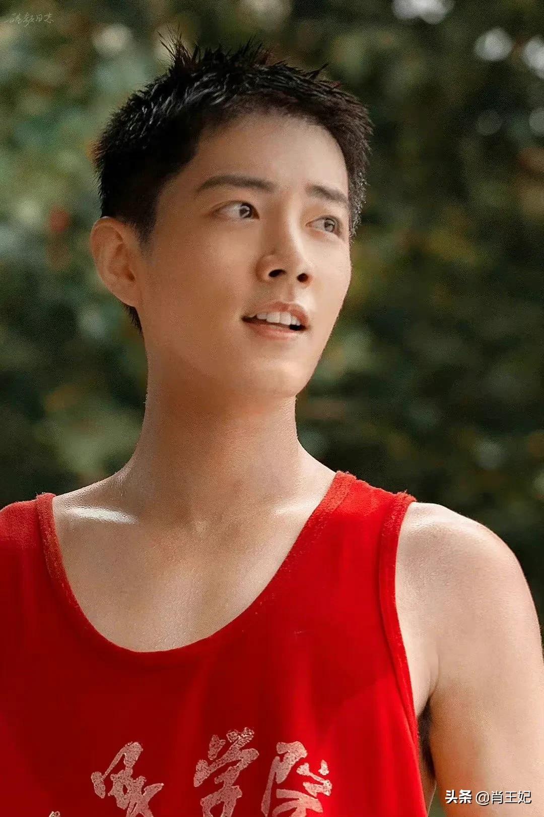 210607拾光盛典的贵公子肖战真的太好看了