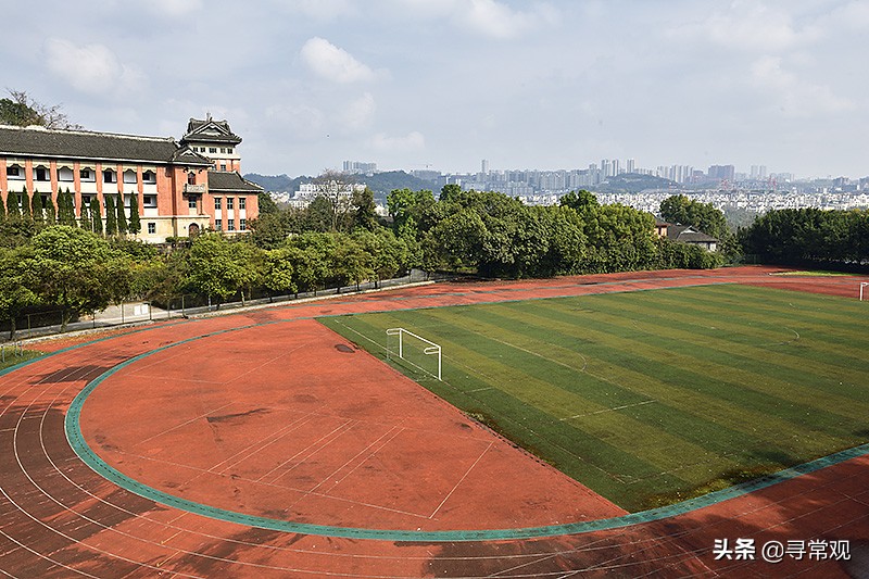 探秘重庆这座消失的“宇宙”大学，到处是荒废的宿舍楼