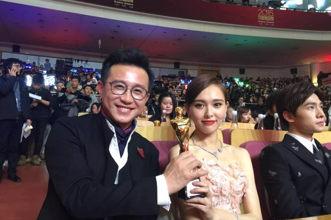 最强豪门“赘婿”，却被踢出公司！最自恋的霸总人设，装不下去了