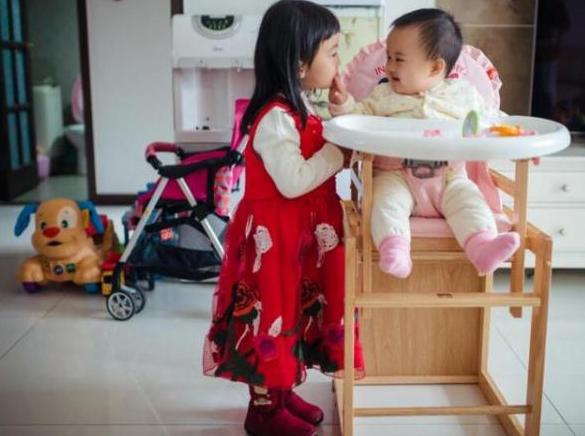 “生二胎好让老大有个伴？”催生的最大谎言，不过是多个亲戚而已