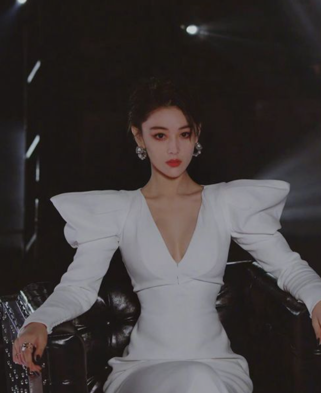 张馨予：以为嫁给军人的女明星，有颜有才