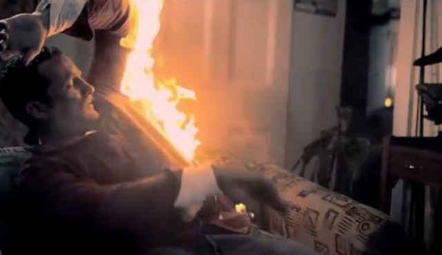 人体自燃谜团：学术界较为公认的一种解释是“灯芯效应”