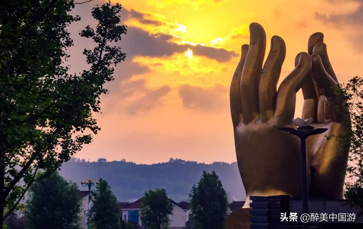 九华山到底值得一去吗？自然景观不输黄山，攻略详解