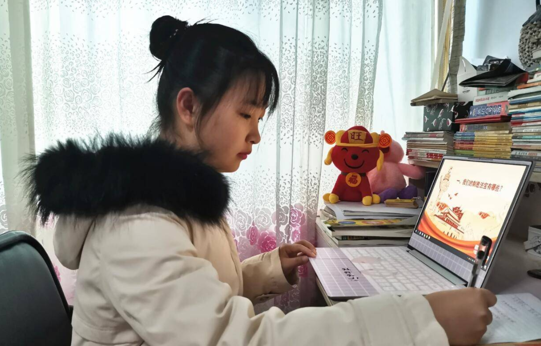 学生们的幸福来了，巩固寒假“双减”成果，严禁学校组织集体补课