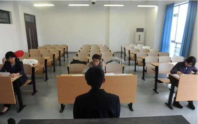 考研复试中，淘汰率高的7所院校，没实力的话不宜“飞蛾扑火”