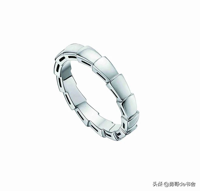 2022巴黎时装周最土CP出圈了！堪比欧阳娜娜搭上了宋小宝