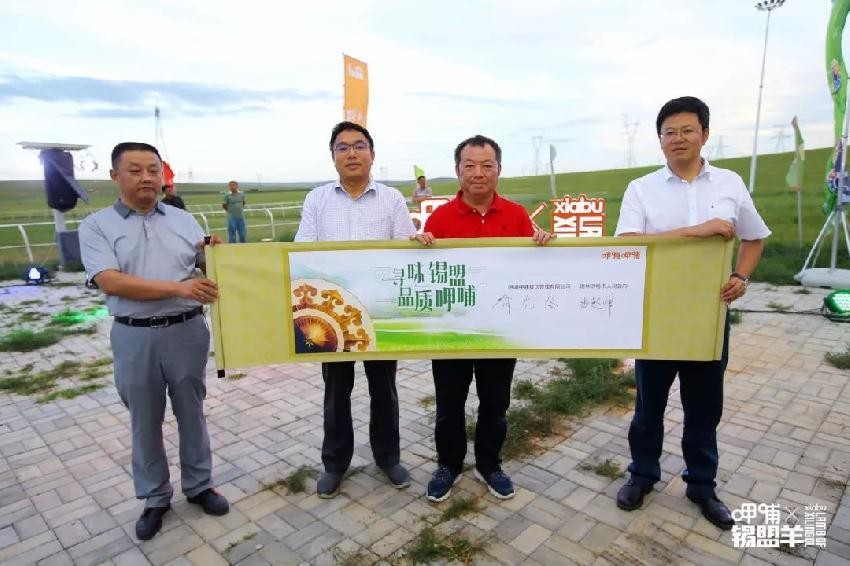 “东扩南进”，布局海外，呷哺呷哺持续完善海内外产业链布局