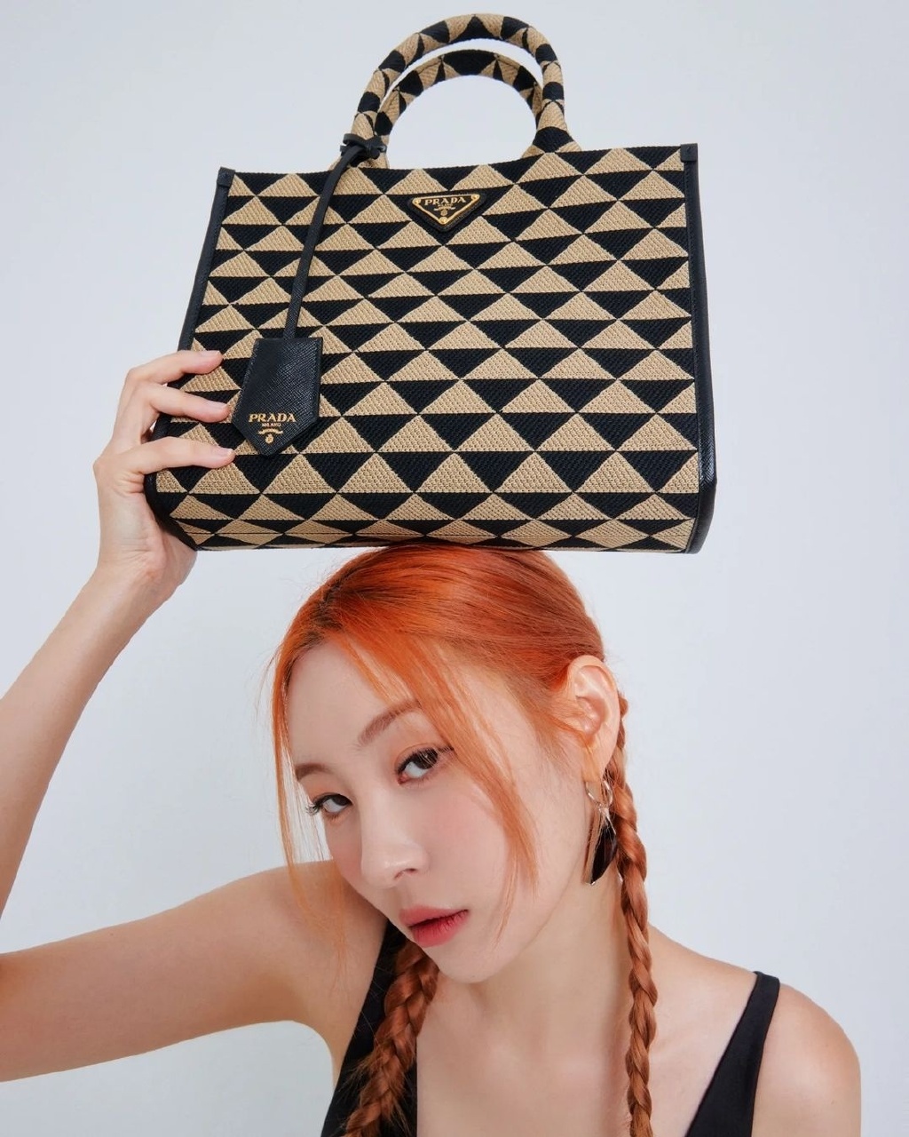 宣美全新nft单曲fellowship在上个月发行,该曲为nft项目《sunmiya