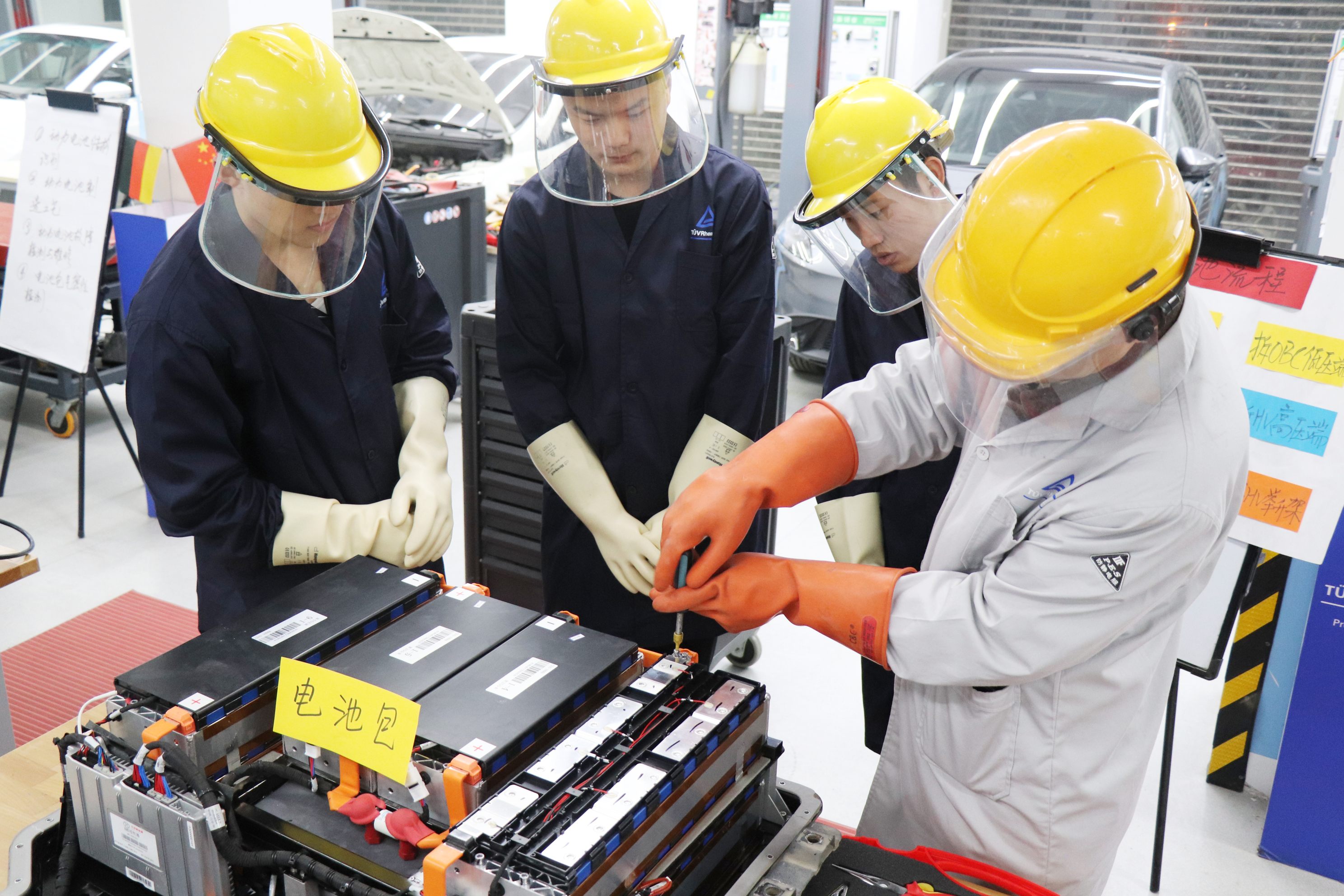 上海博世汽车职业技能学校｜紧跟政策，推动技能人才成长