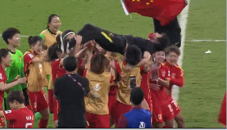 奇迹！中国女足夺冠：3次逆风，3次翻盘，亚洲杯第9冠，膜拜