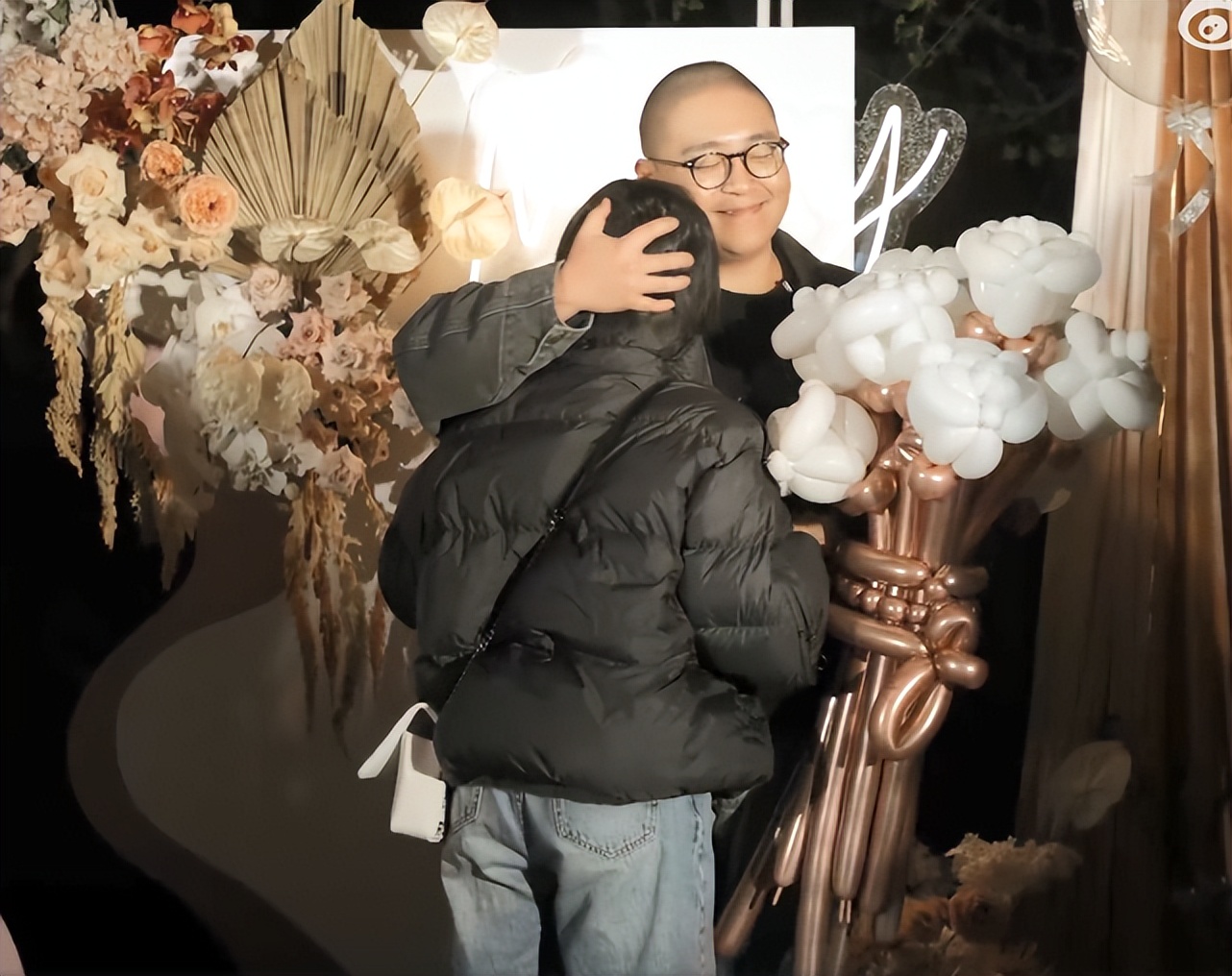 4月刚过4天，就有15个瓜，偷税漏税，被打掉牙齿，个个都是大瓜