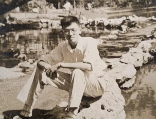 导演谢晋：三个儿子死得死病的病，黄连都没我的生活苦