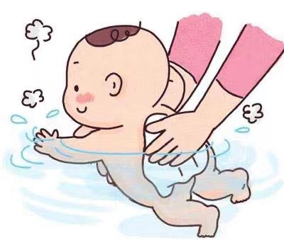 新手爸妈给宝宝洗澡,需要做好"三要三不要",可以少走很多弯路