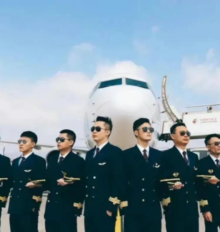 民航機長工資單，收入真不低