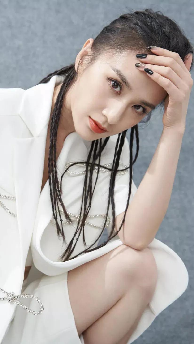 黄圣依，30张精美的照片