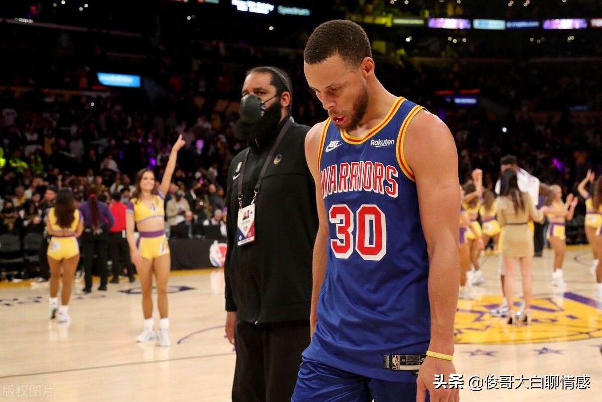 今日为什么库里没上nba(球迷：库里没哨，是因为勇士非法掩护太多！NBA不想让库里做门面)