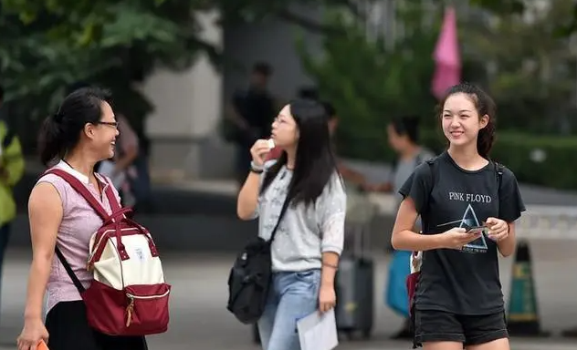 上大学省内好还是省外（省内和省外上大学的区别有多大）