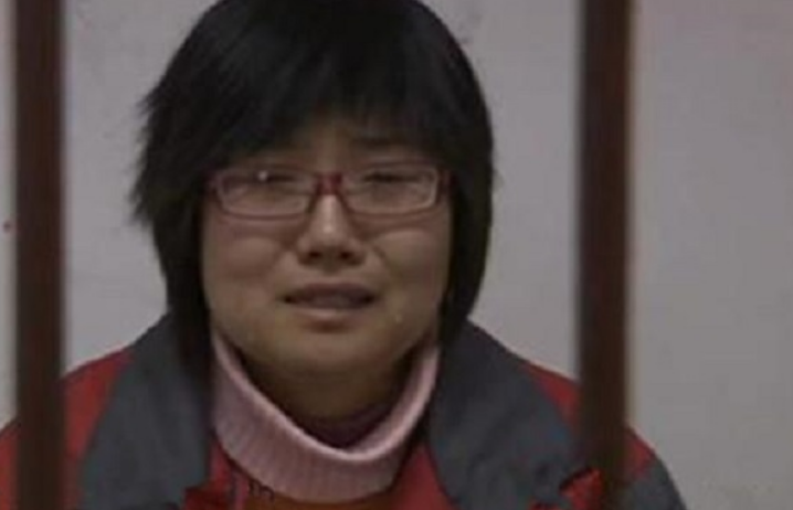 2009年，女学霸为爱拒供黑人男友，被判枪决后哭着向父母表示忏悔