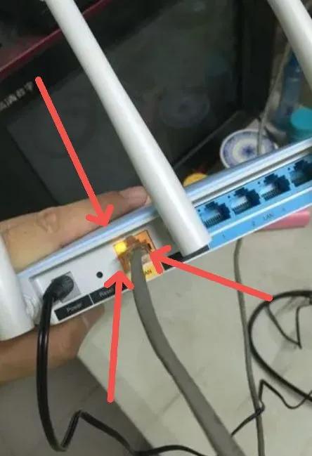 路由器使用详细介绍：手机电脑均可设置