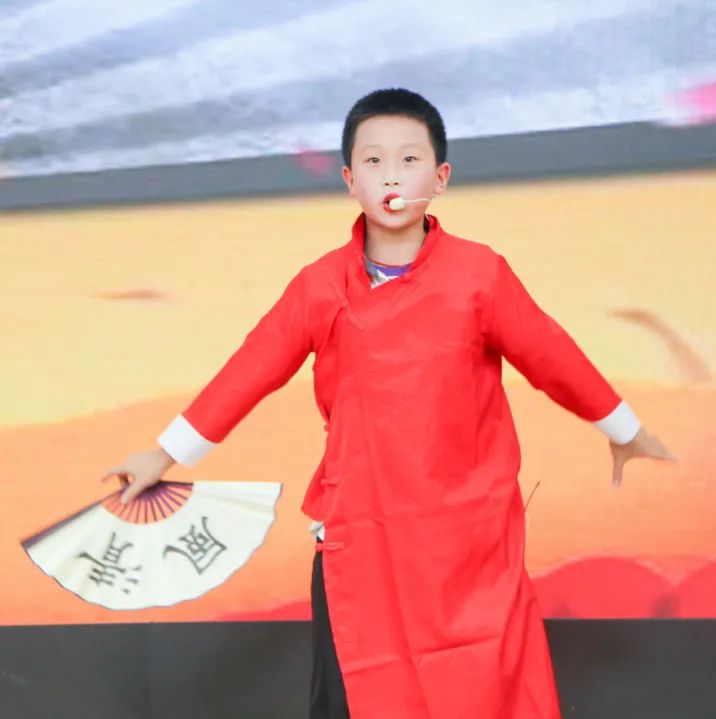 花田花绽，阅读悦心｜双流区黄甲小学举行读书节之阅读表演赛