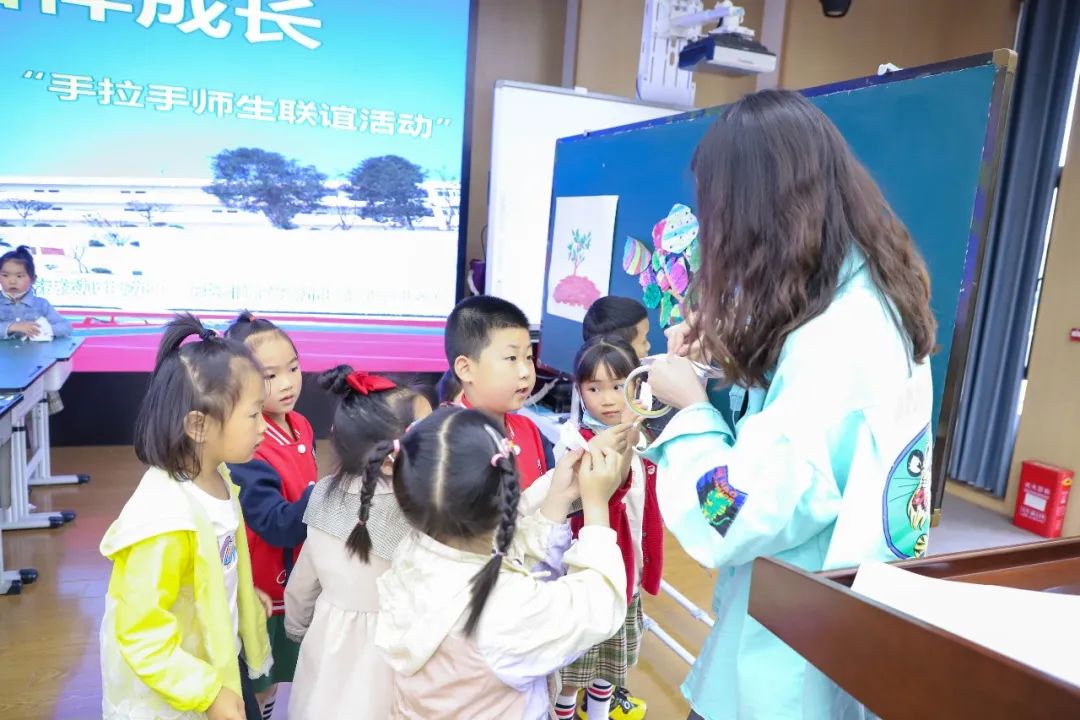 成都市双流区黄甲小学携手黄甲幼儿园开展手拉手幼小衔接活动