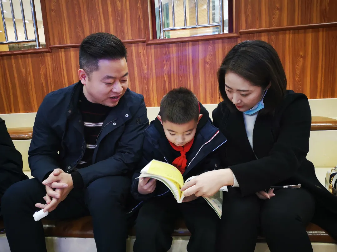 家校互动 趣味共读——华阳实验小学亲子阅读活动报道