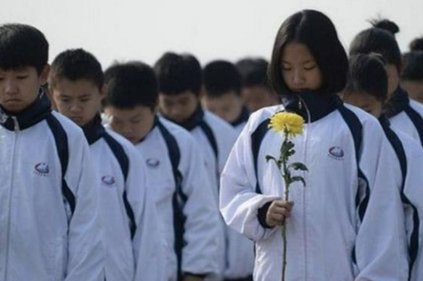 烈士子女高考享特权？可以加20分引网友不满，女孩的话霸气回击