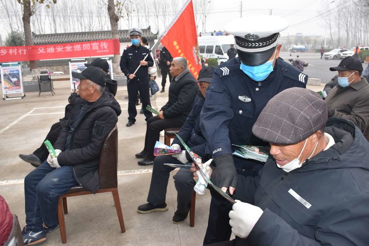邯郸交巡警支队磁县大队积极参加新时代文明实践“党的十九届六中全会”文艺宣讲活动