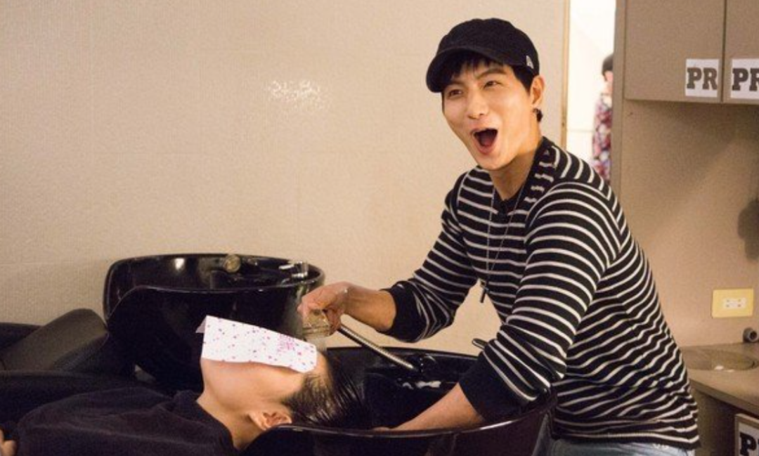 当年明明是顶流，怎么糊成这样了？