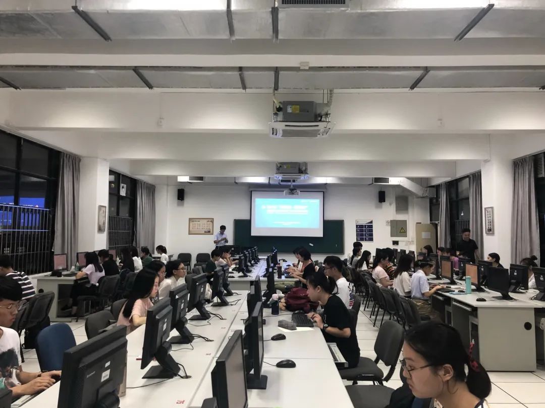 蓄势待发，圆梦广工：外国语学院等你赴约！