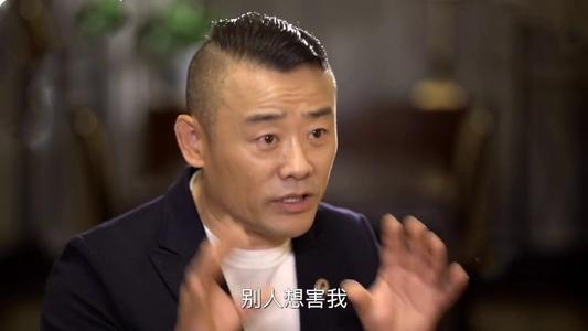 怼徐峥、骂网友、暗讽郭德纲，周立波为什么这么狂？