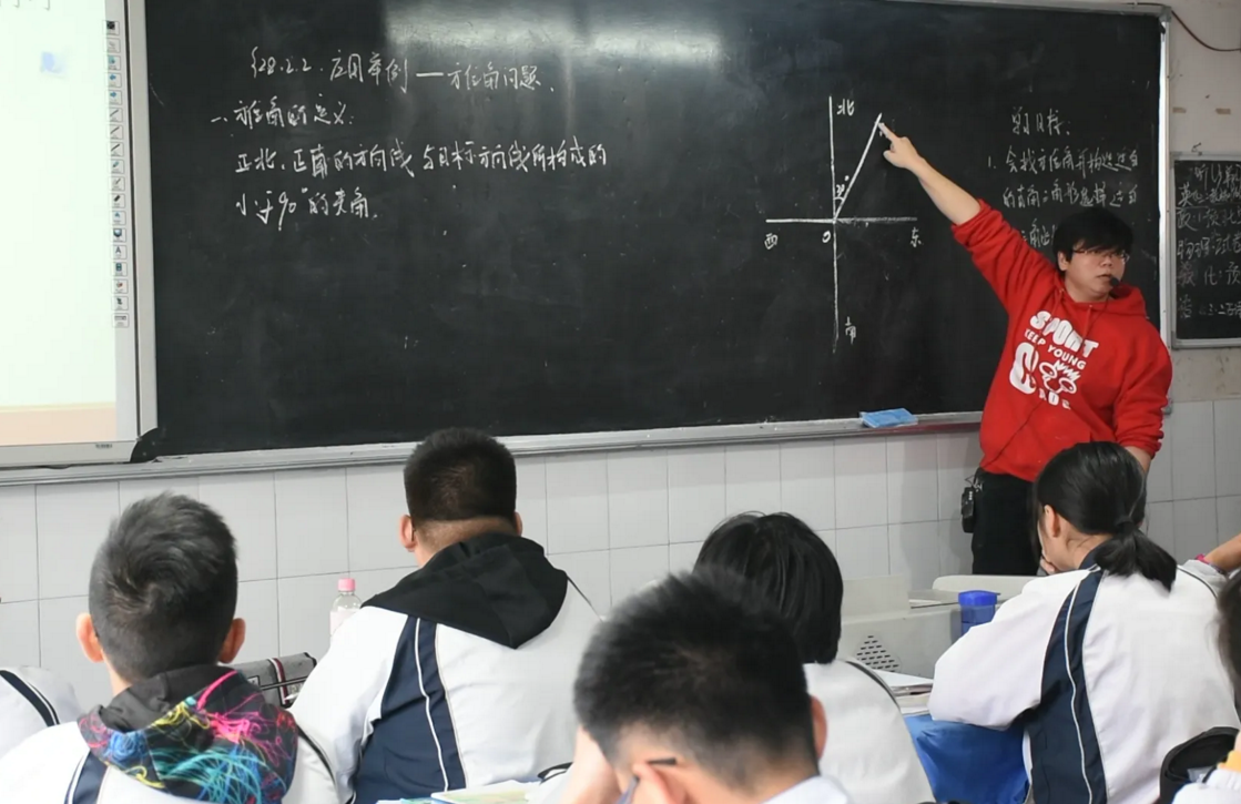 学生数学成绩若不好，就尽量避开这4个专业，否则就业或成难题