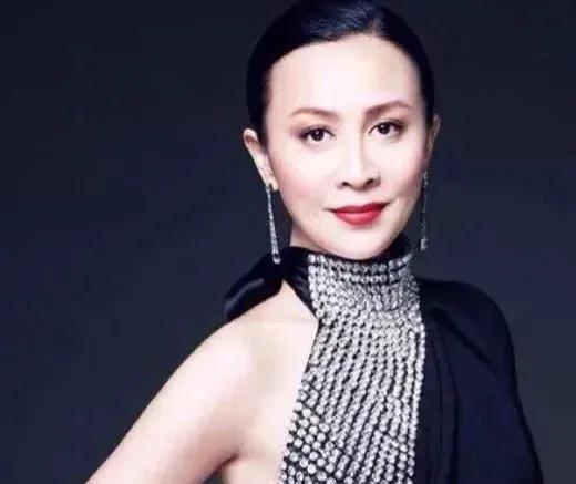 花钱如流水的4位女明星，一年2亿，有钱也养不起