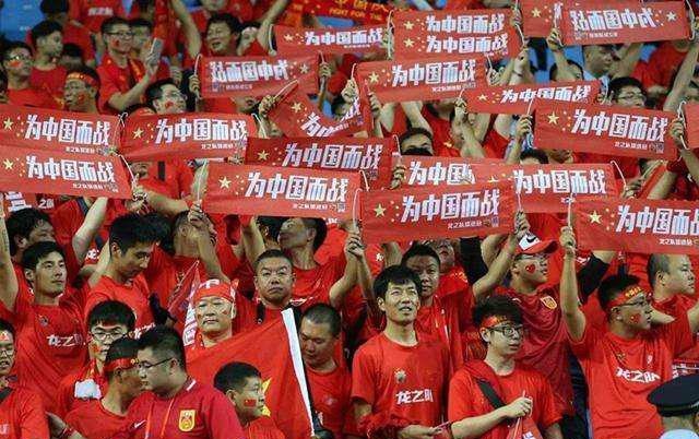 中国为什么踢进了世界杯(回顾国足2002年晋级世界杯：占天时地利人和，现役国足为何赶不上)