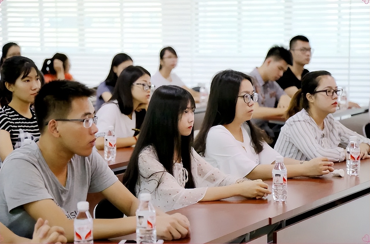 假期来啦！全国各高校暑假时间陆续出炉，时间统一进行“顺延”