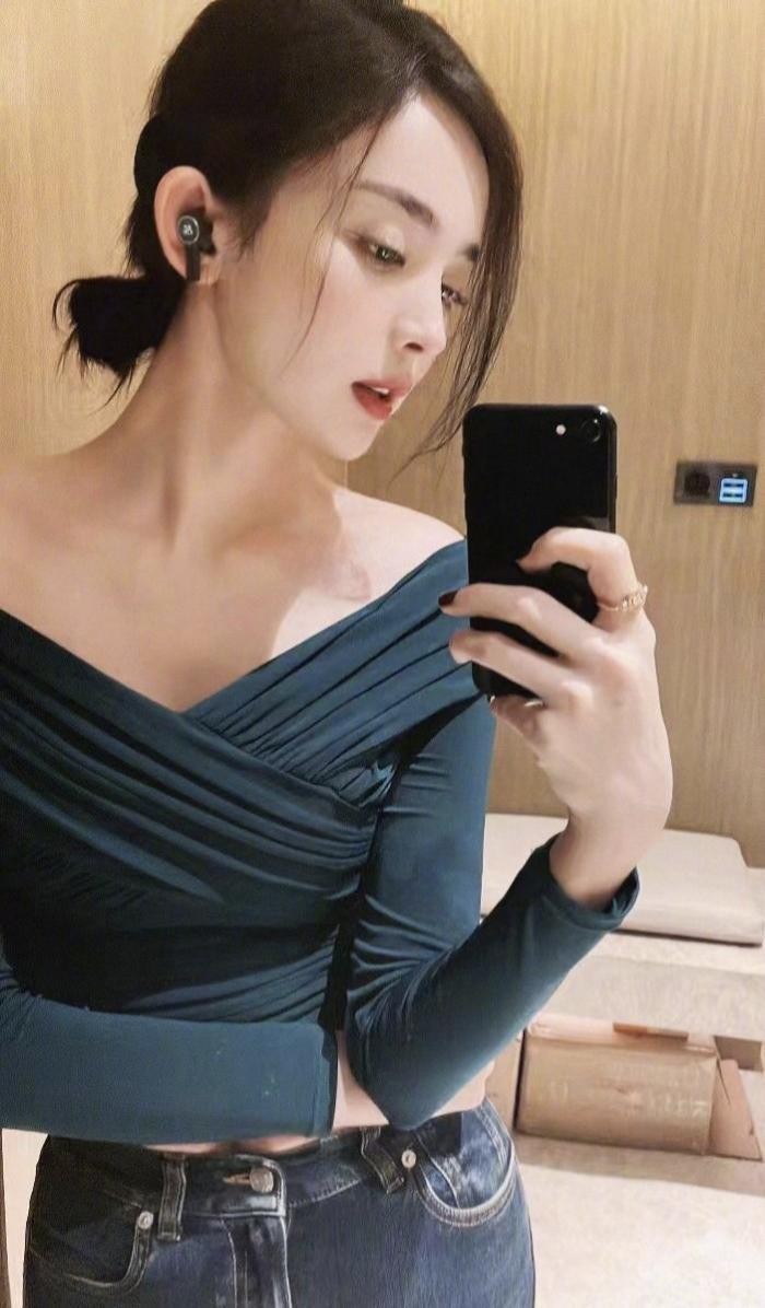 脸和身材判若两人，天使脸魔鬼身材的女明星，有的绝色有的尴尬