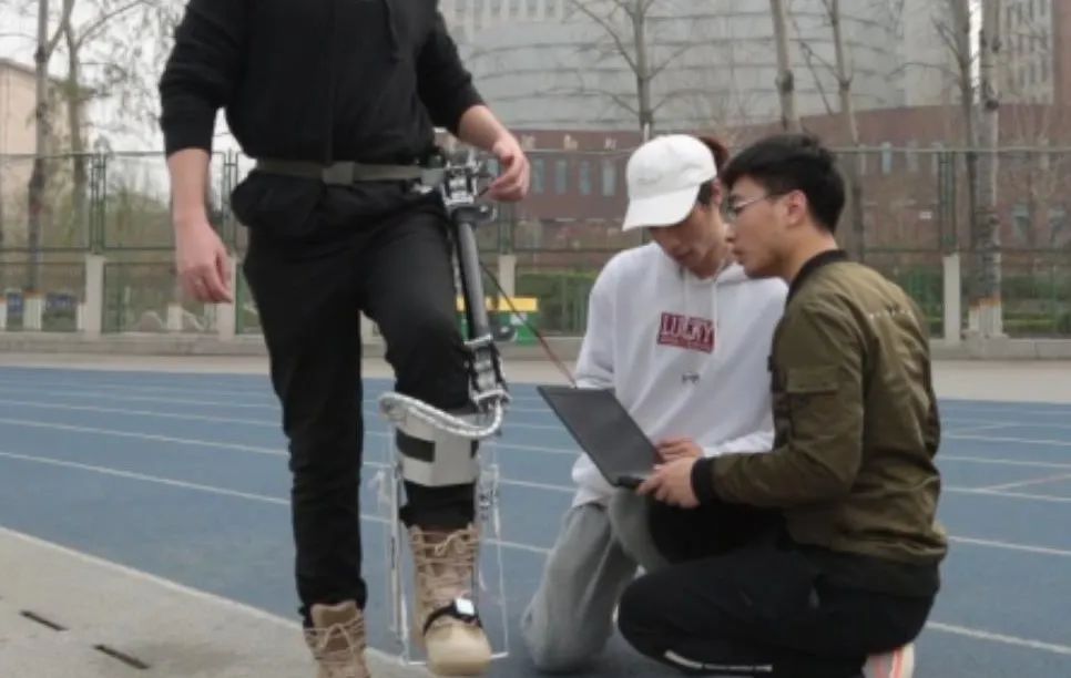 凡人机甲！交大学子的“智行”梦！