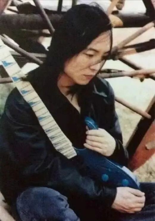 “辞职会长”许巍：曾患抑郁症数次自杀，却治愈无数抑郁症患者