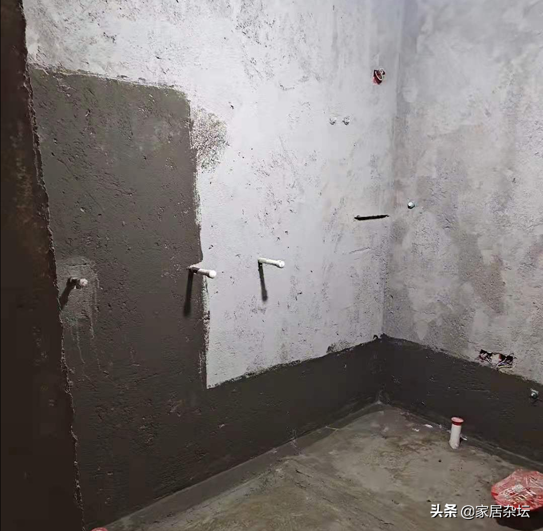 家里装修贴墙砖，担心瓷砖脱落，方法很重要，这3步要做对