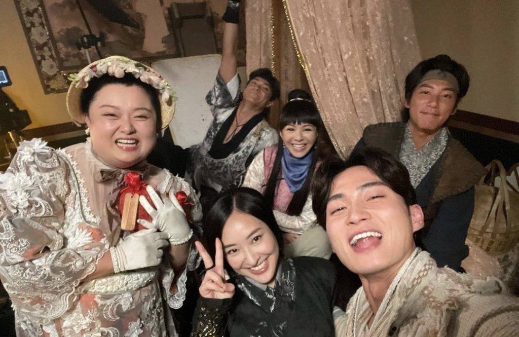 又走一个！TVB知名女星约满离巢，在内地做吃播，体重已迫近280斤