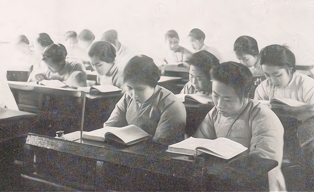 23岁巾帼女英雄，拯救群众不幸被抓，惨遭日军掏心“一尸两命”