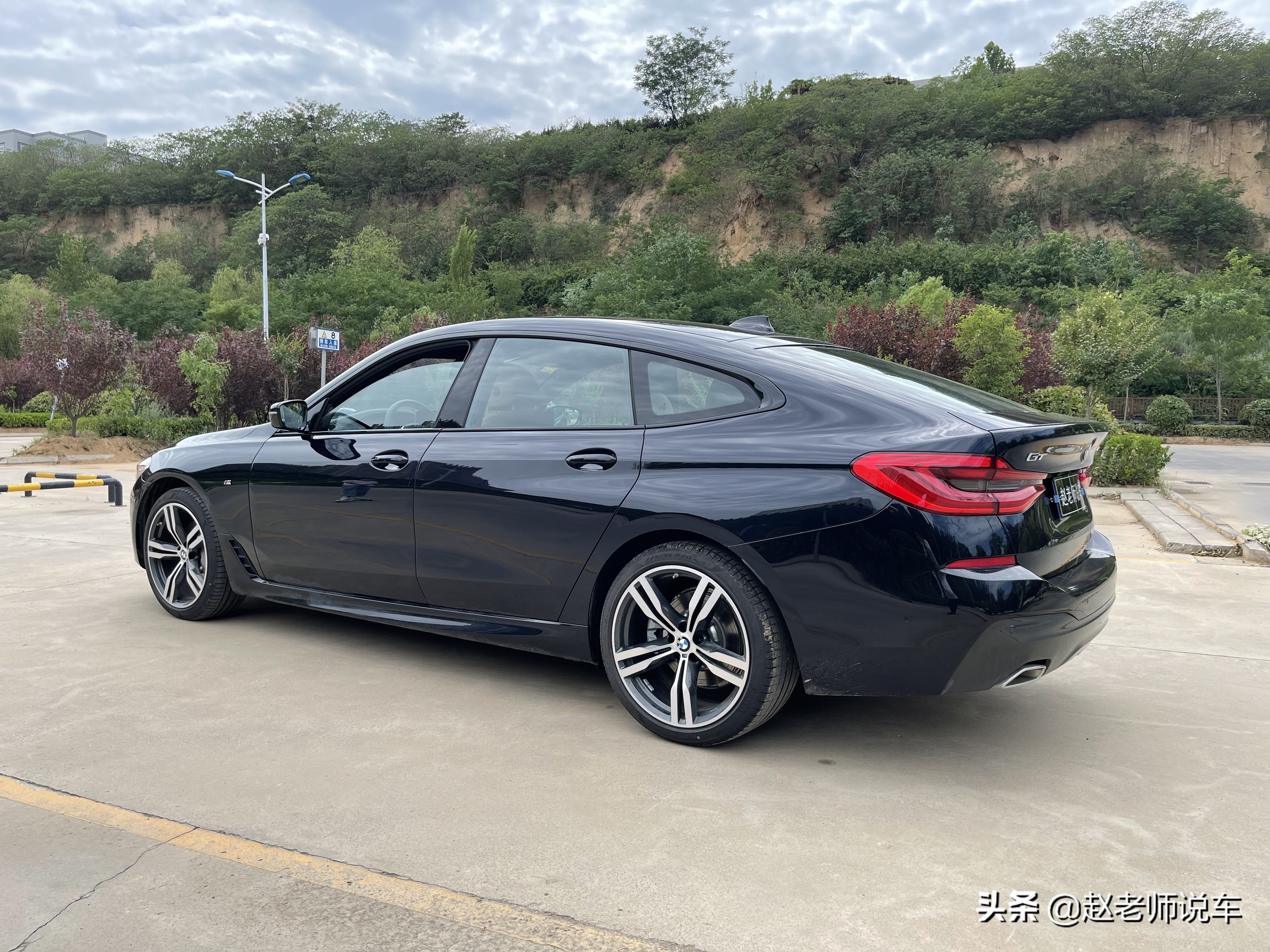 相同價格你還在糾結買SUV還是買轎車嗎？他們都有什么特點