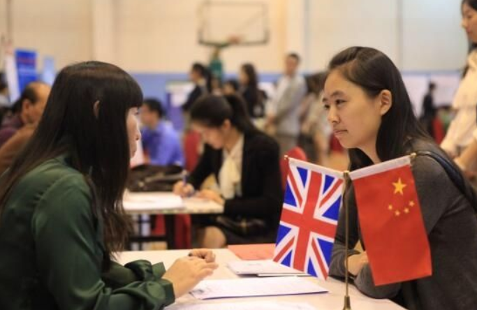 明星争相报考的“伯克利”，被质疑“门槛低”，真实水平出乎意料