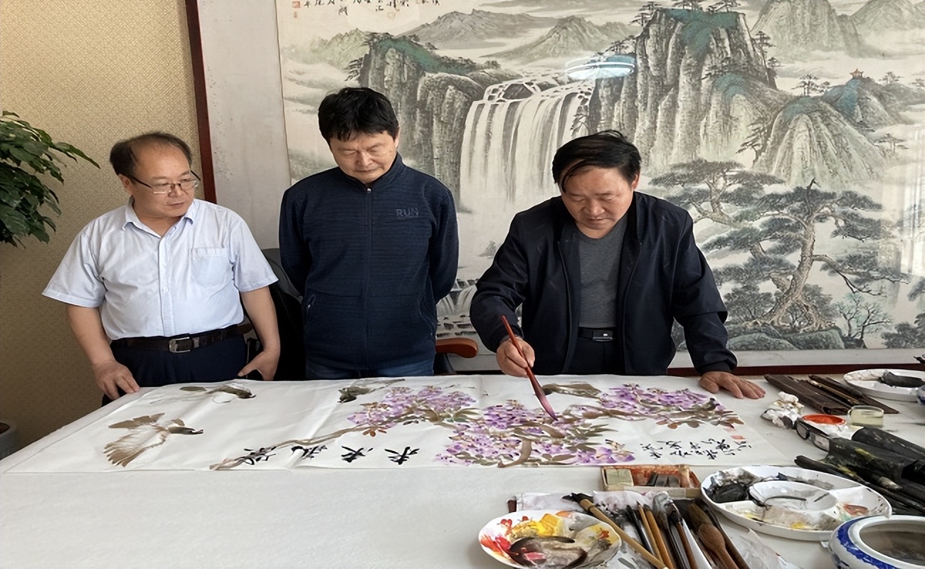 莒县：翰墨飘香庆双节 丹青流韵飘书香